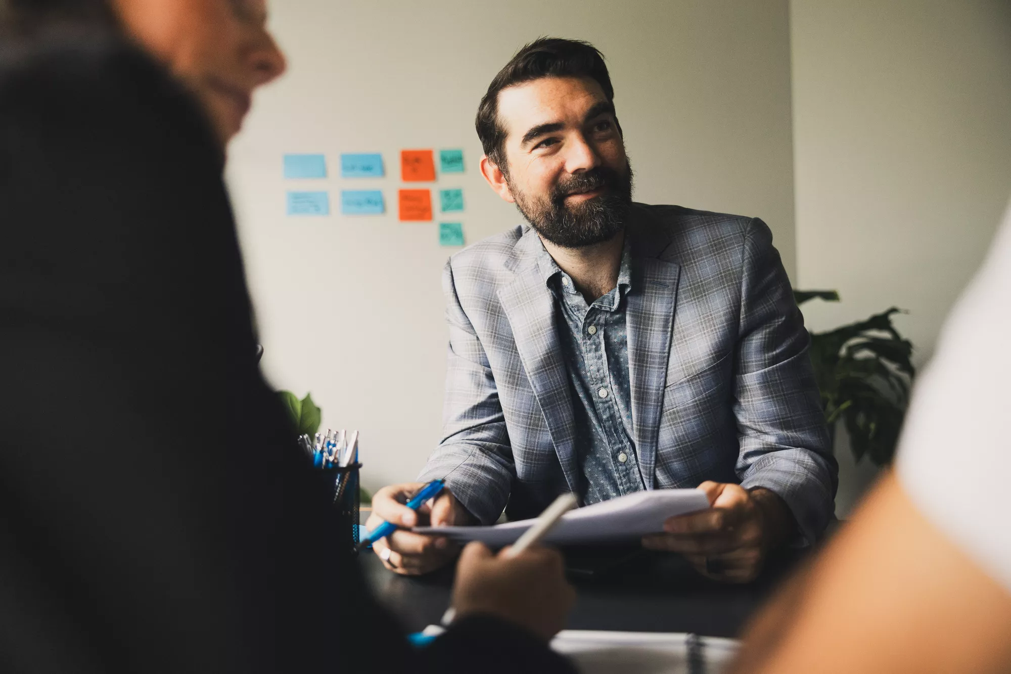 Imagen de persona pensando en Inversión Activa