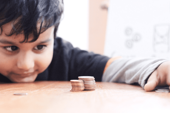 ¿Cómo enseñar finanzas a tus hijos?