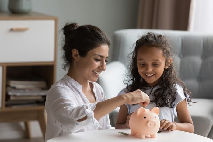 Un fondo de ahorro educativo es un tipo de cuenta de ahorro específica para la educación, y es una manera fácil de administrar el dinero destinado a la educación de tus hijos.